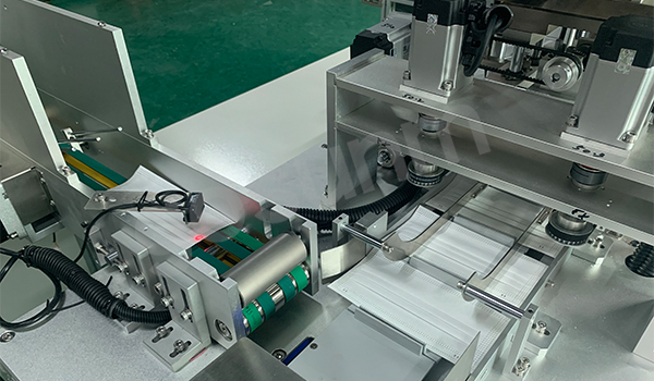 1618390445259531.jpg 一拖一內(nèi)耳口罩機(jī).jpg