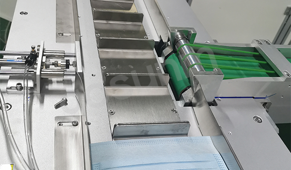 1649838195693518.jpg 口罩機(jī)生產(chǎn)設(shè)備細(xì)節(jié).jpg