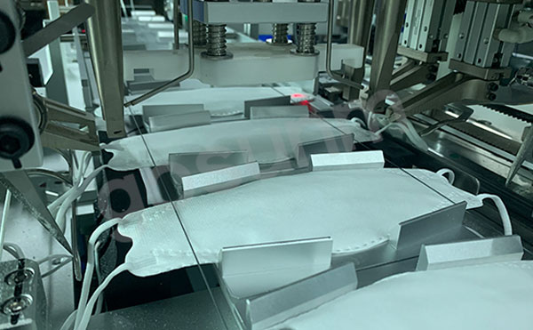 1650877265575668.jpg 一拖一KF94魚(yú)型(柳葉型)口罩機(jī)1.jpg